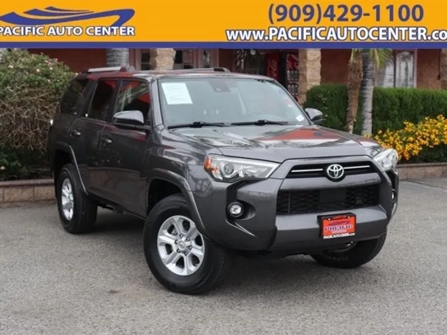 2021 Toyota 4Runner SR5 photo 1