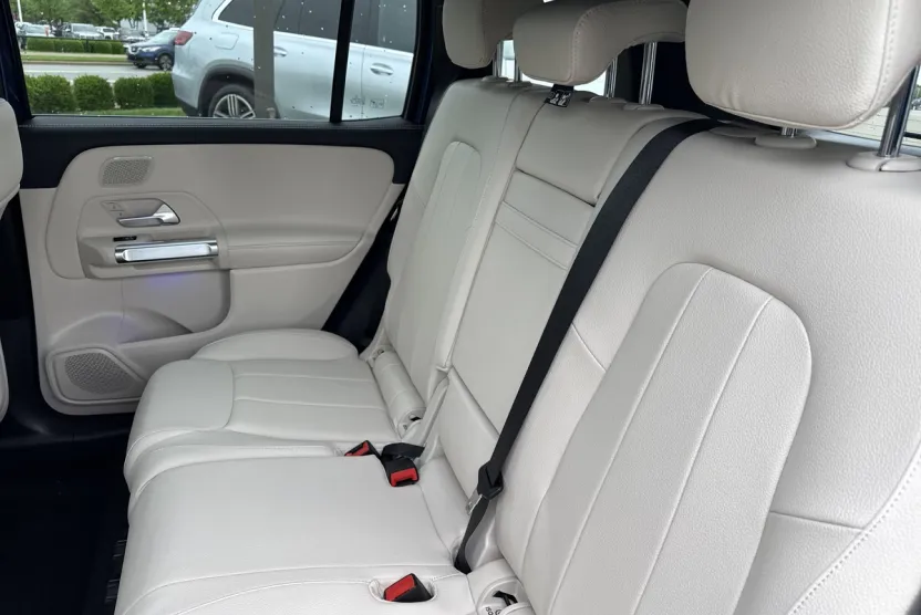 2025 Mercedes Benz GLB 250 photo 1