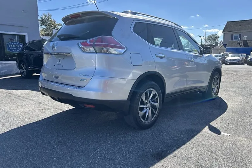 2014 Nissan Rogue SL photo 1