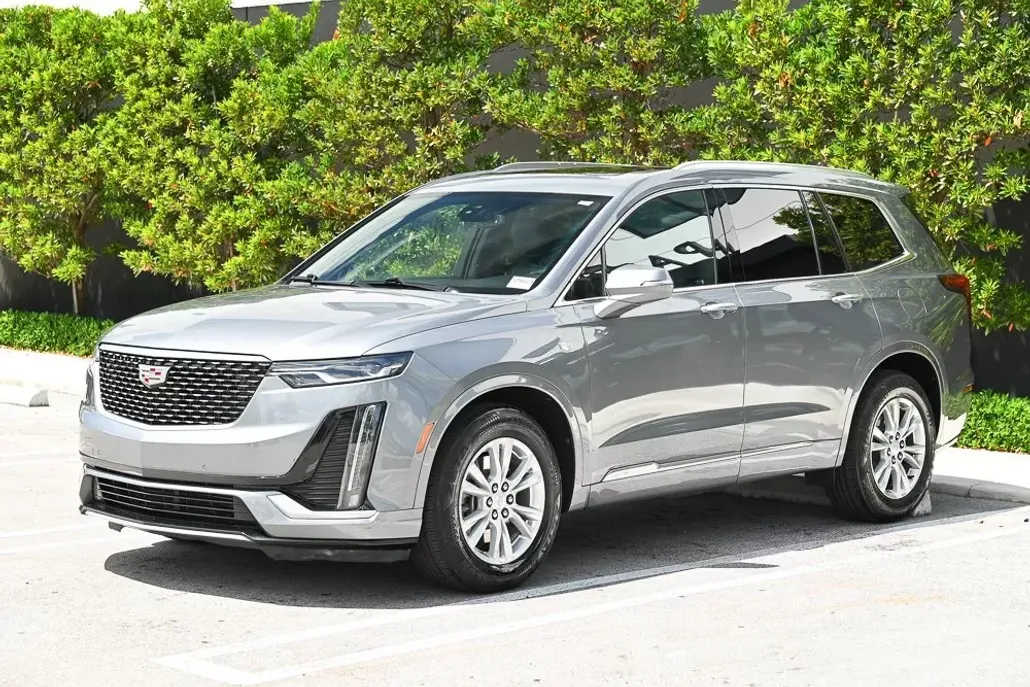 2022 Cadillac XT6 Luxury photo 1