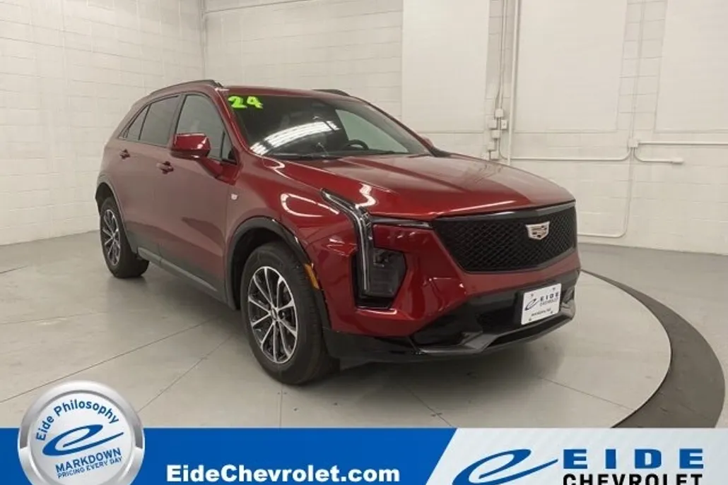 2024 Cadillac XT4 Sport photo 1