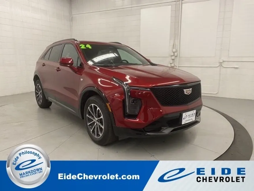 2024 Cadillac XT4 Sport photo 1