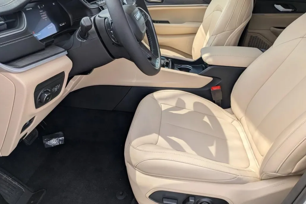 2025 Jeep Grand Cherokee Limited photo 1