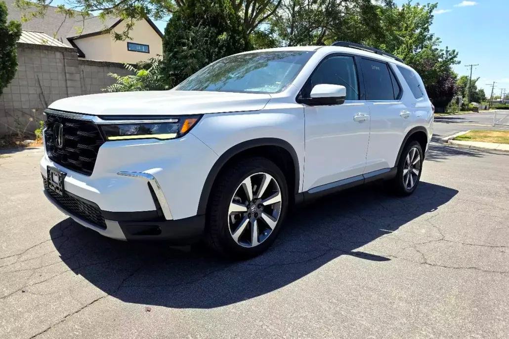 2023 Honda Pilot Elite photo 1
