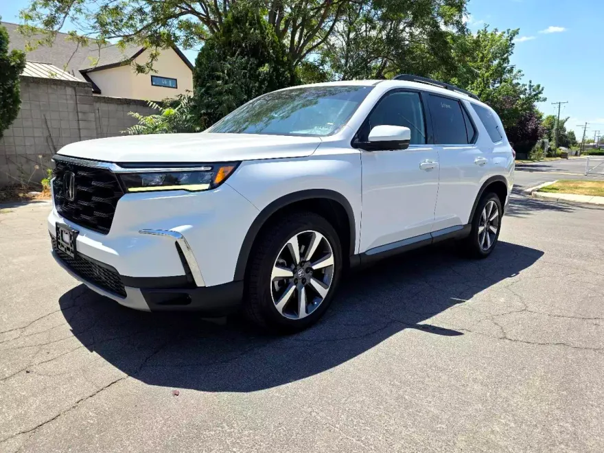2023 Honda Pilot Elite photo 1