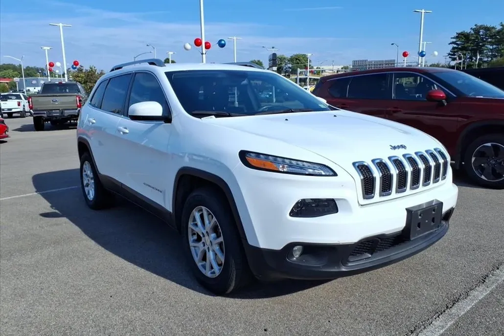 2015 Jeep Cherokee Latitude photo 1