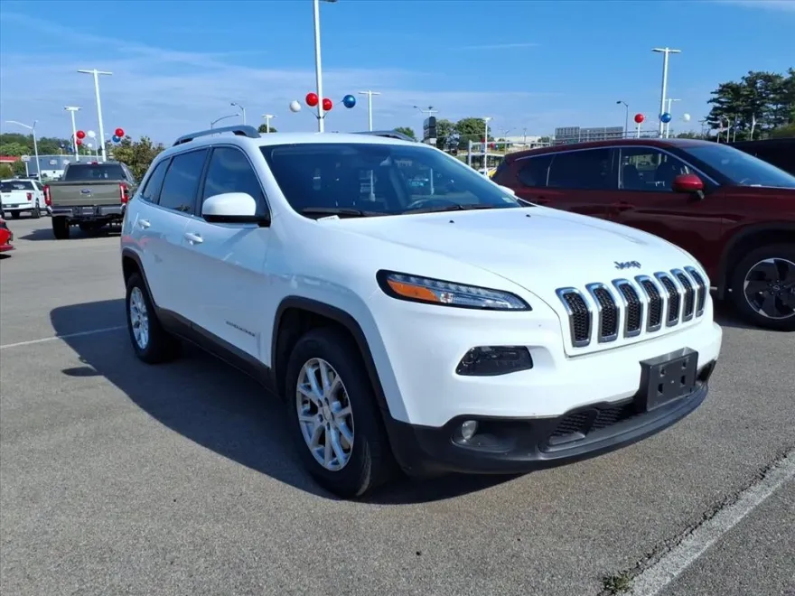 2015 Jeep Cherokee Latitude photo 1