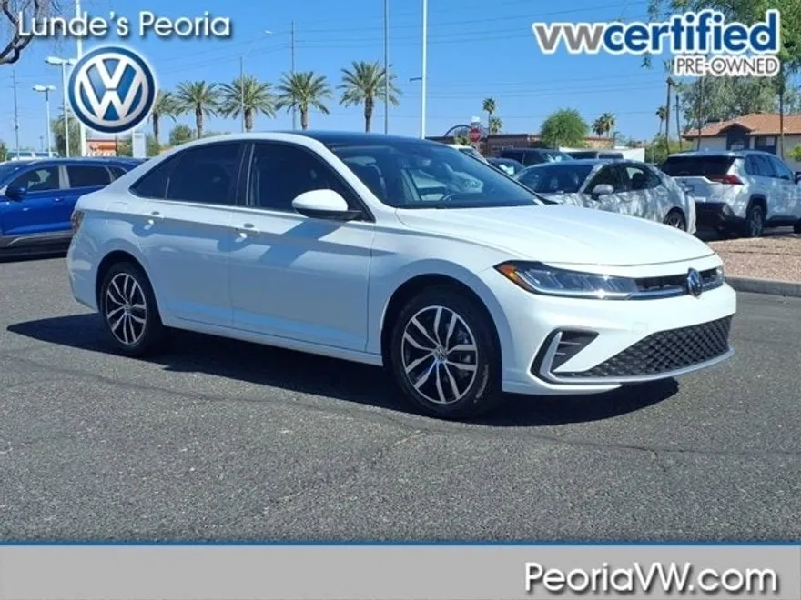 2025 Volkswagen Jetta SE photo 1