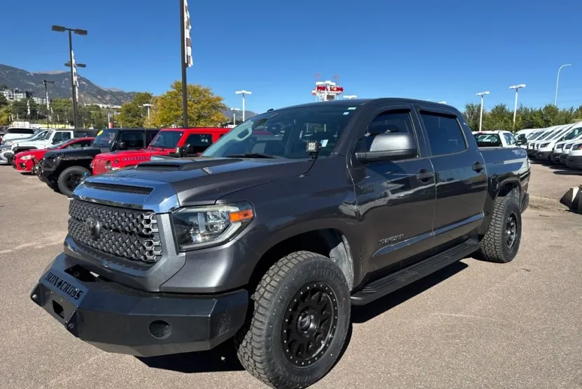 2018 Toyota Tundra SR5 photo 1