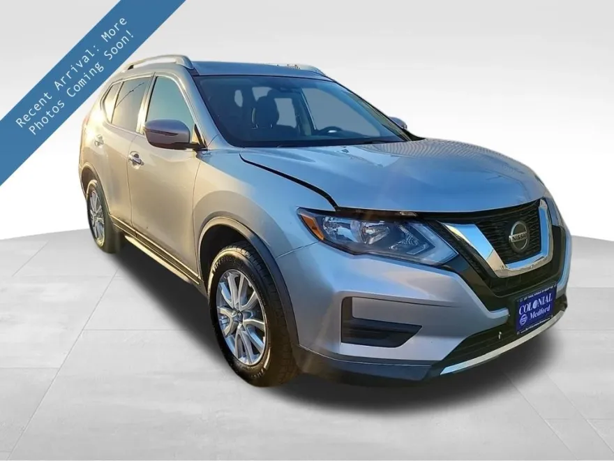 2019 Nissan Rogue SV photo 1