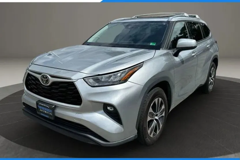 2020 Toyota Highlander XLE Sport photo 1