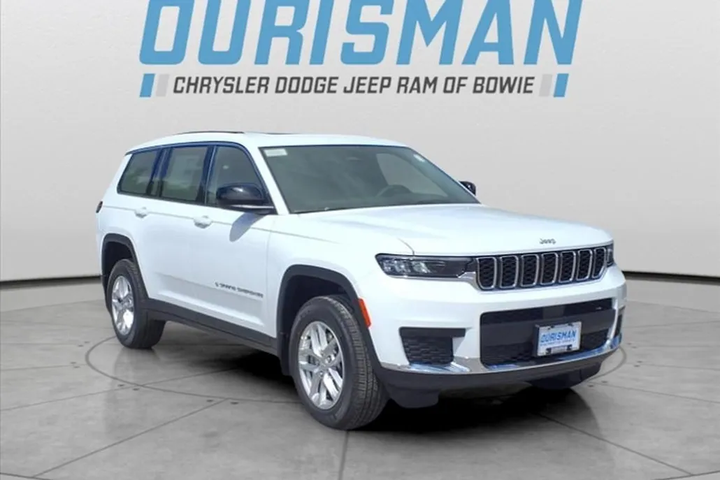 2025 Jeep Grand Cherokee Laredo photo 1
