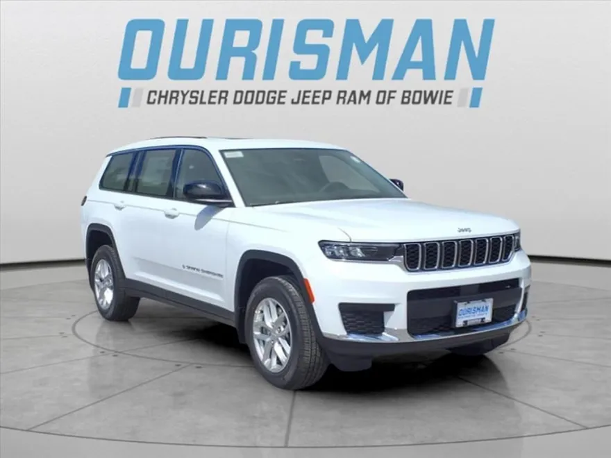 2025 Jeep Grand Cherokee Laredo photo 1