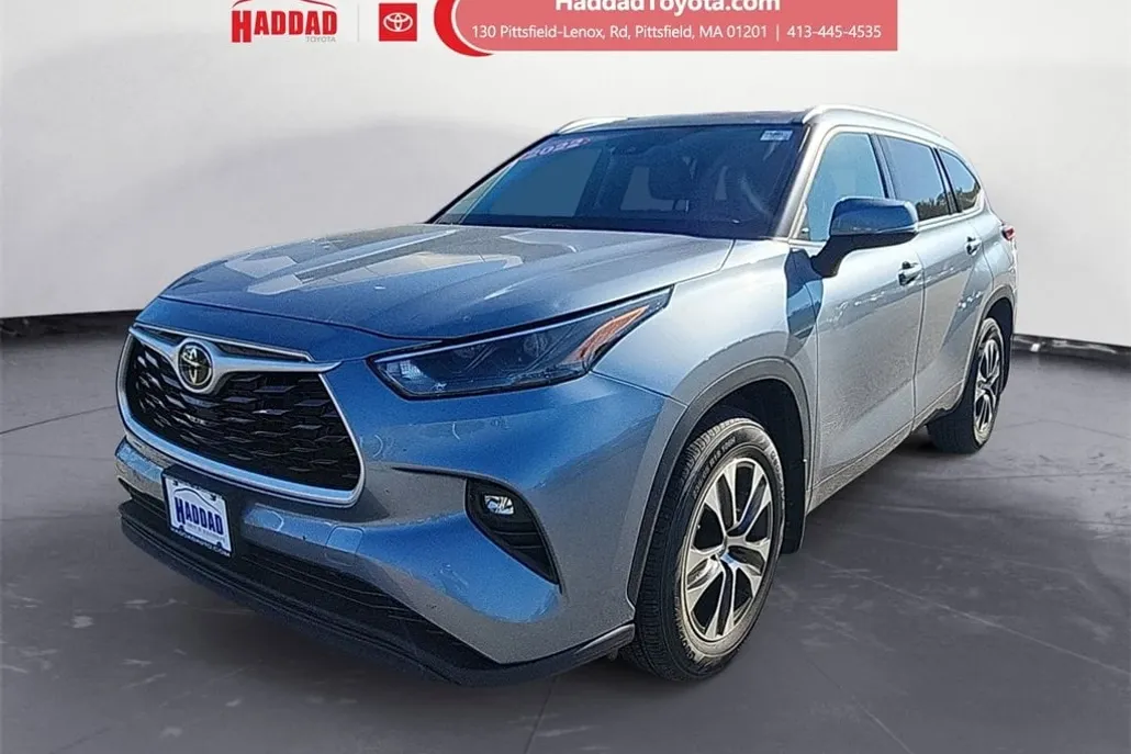 2022 Toyota Highlander XLE photo 1