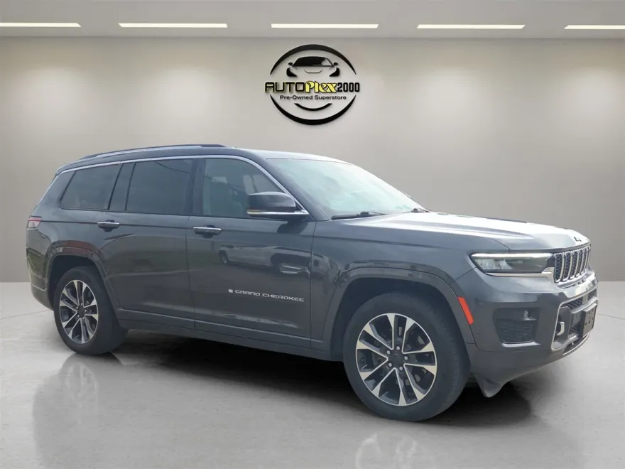 2022 Jeep Grand Cherokee Overland photo 1