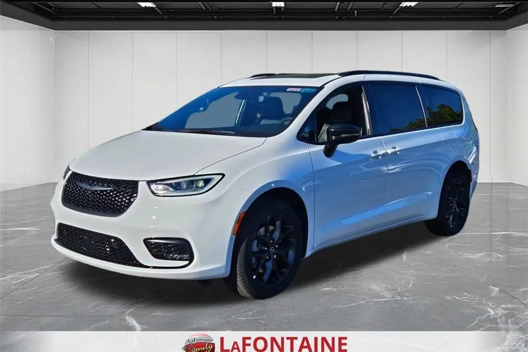 2026 Chrysler Pacifica Limited photo 1