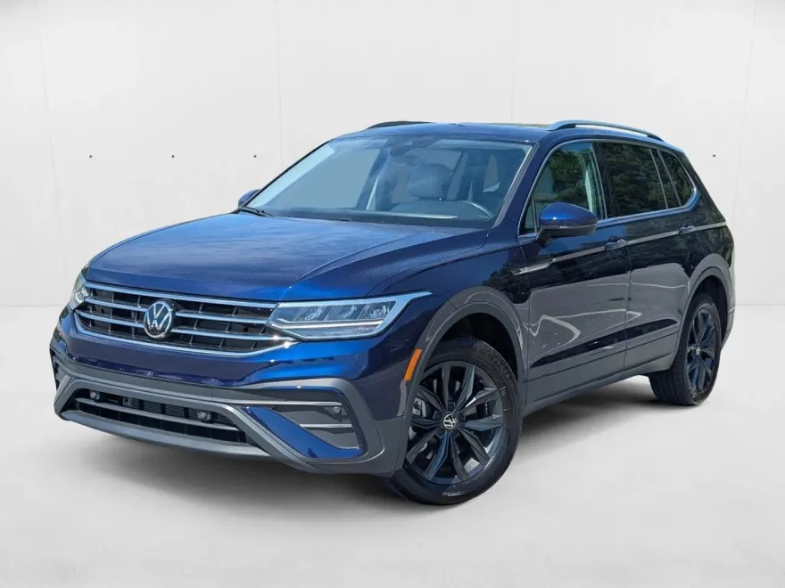 2024 Volkswagen Tiguan SE Wolfsburg Edition photo 1