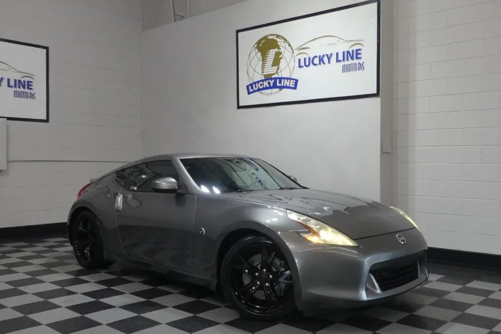 2011 Nissan 370Z Touring photo 1