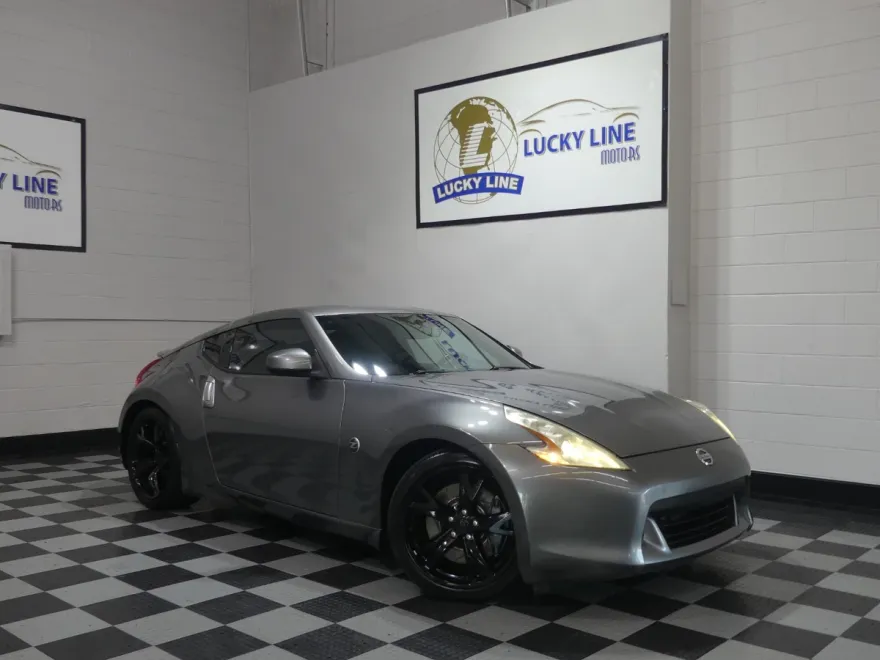 2011 Nissan 370Z Touring photo 1