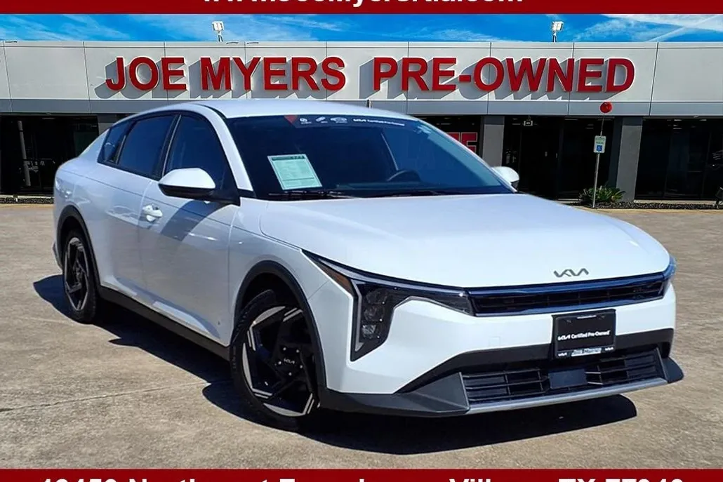 2025 Kia K4 EX photo 1