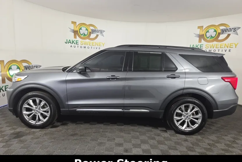 2024 Ford Explorer XLT photo 1