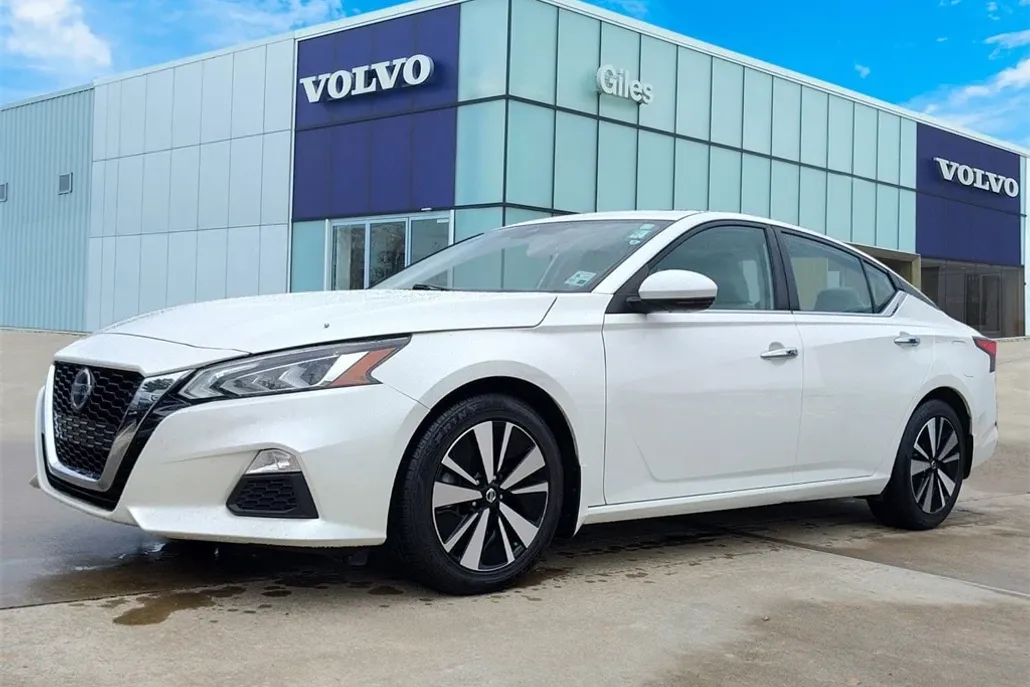 2021 Nissan Altima 2.5 SV photo 1