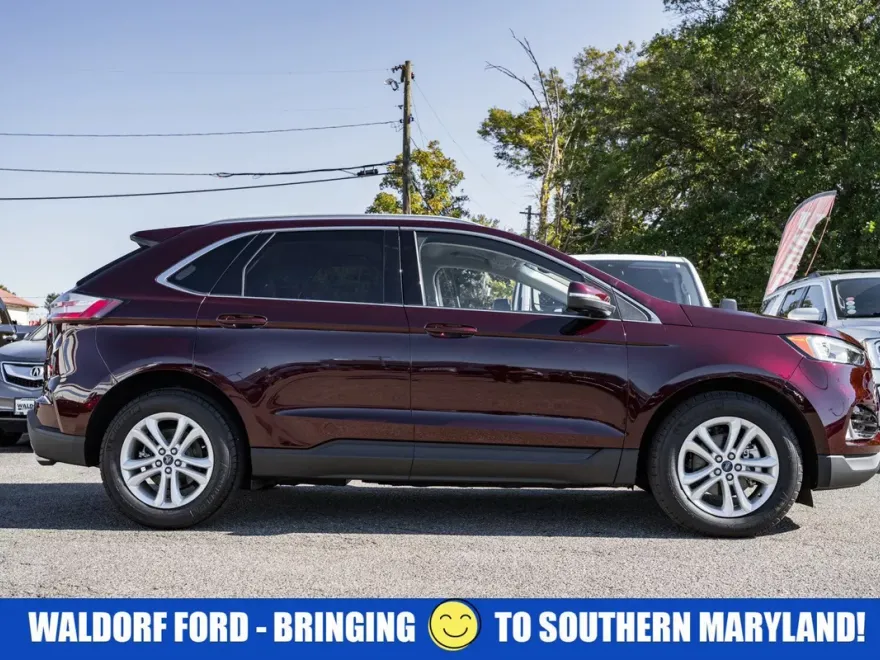 2019 Ford Edge SEL photo 1