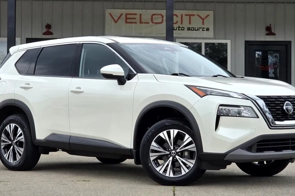 2021 Nissan Rogue SV photo 1