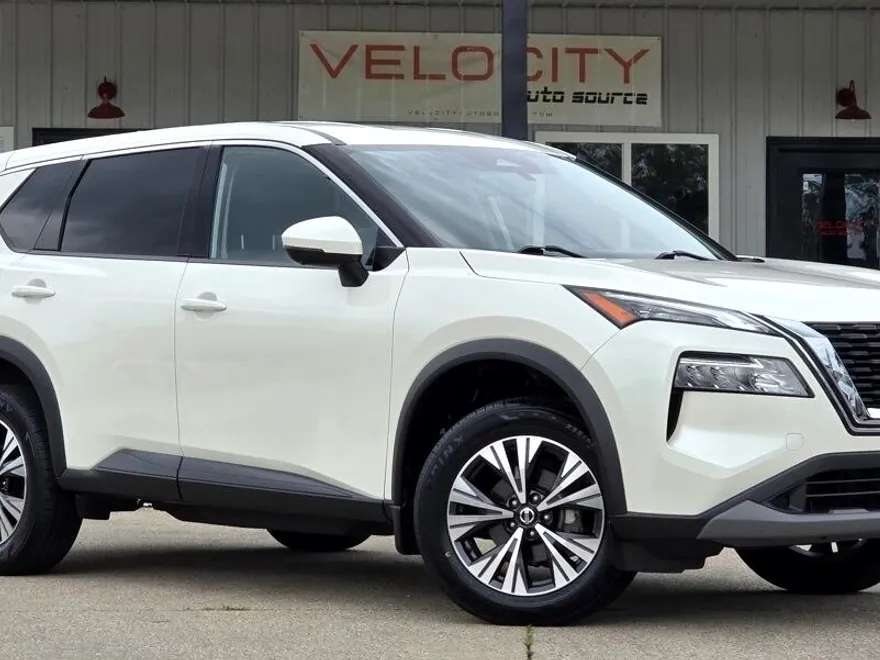 2021 Nissan Rogue SV photo 1