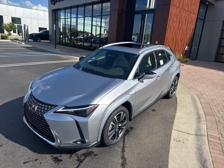 2025 Lexus UX Premium photo 15