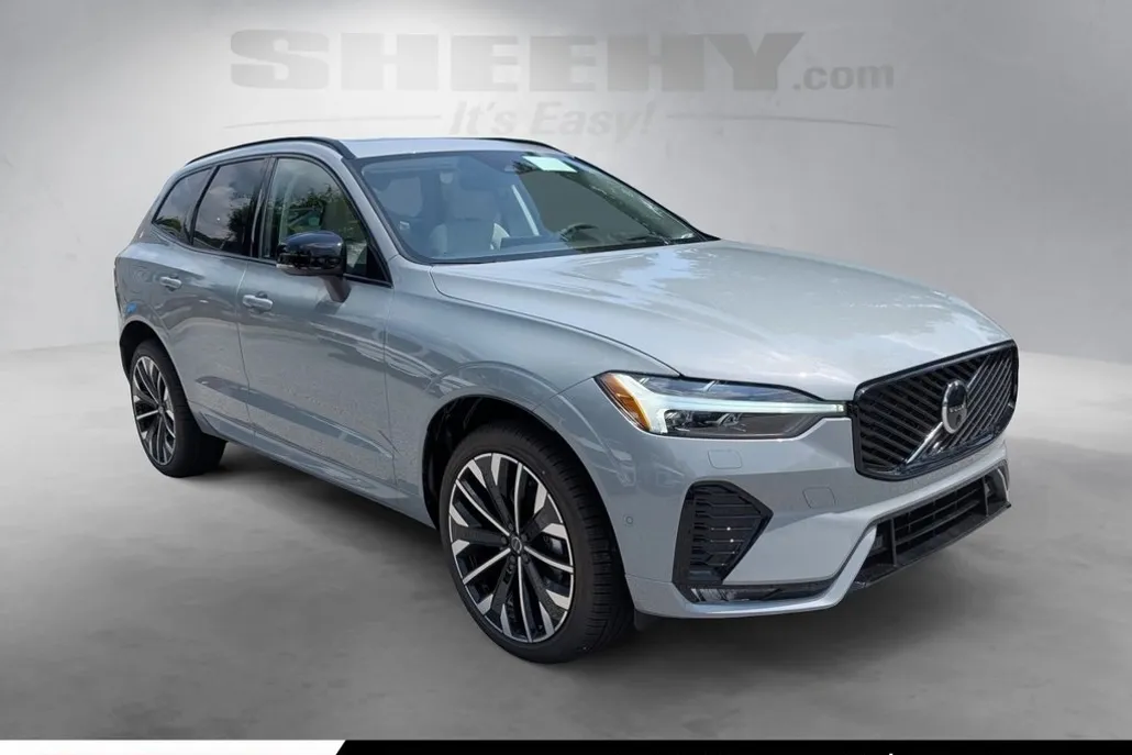 2026 Volvo XC60 B5 photo 1