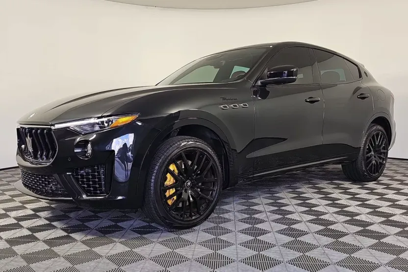 2023 Maserati Levante Modena S photo 1