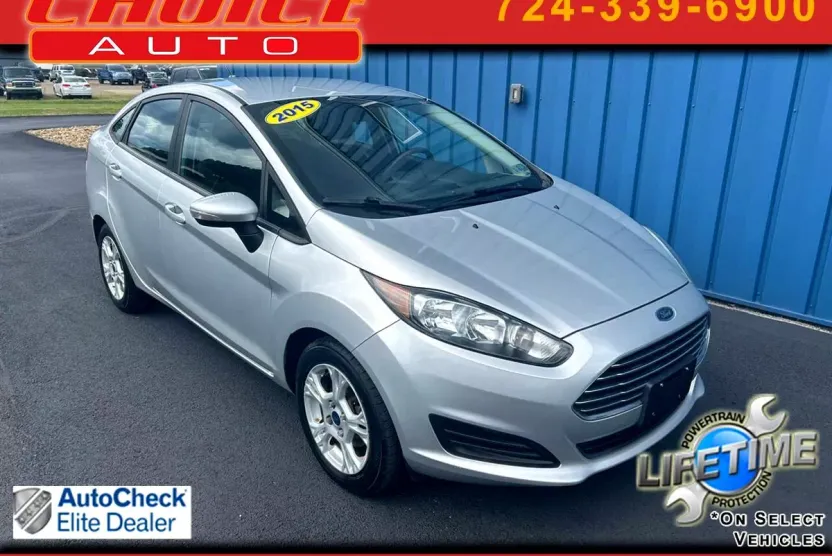 2015 Ford Fiesta SE photo 1
