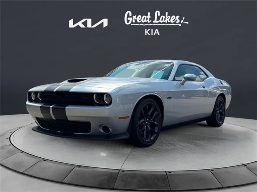 2023 Dodge Challenger R/T photo 1