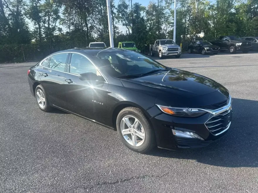 2022 Chevrolet Malibu 1LT photo 1
