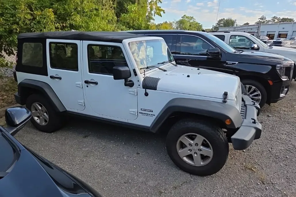 2015 Jeep Wrangler Unlimited Sport photo 1