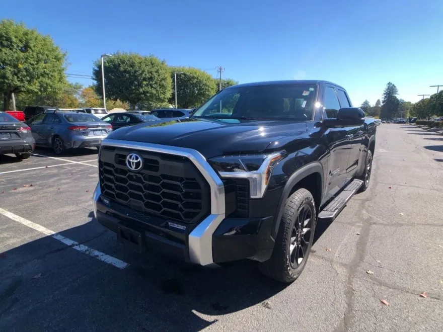 2022 Toyota Tundra Limited photo 1