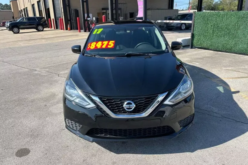 2017 Nissan Sentra photo 1