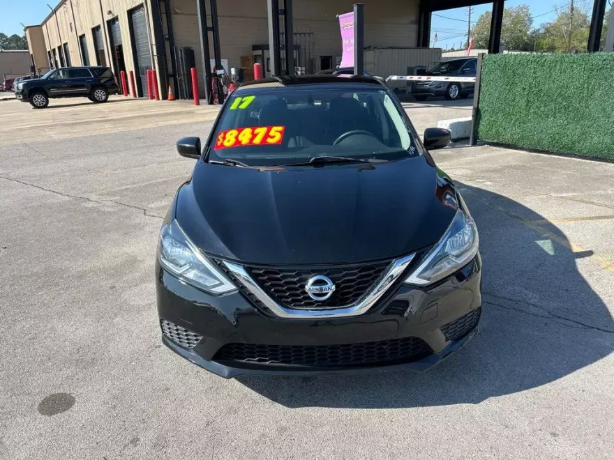 2017 Nissan Sentra photo 1