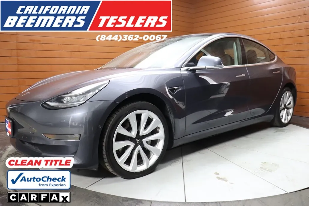 2020 Tesla Model 3 Long Range photo 1
