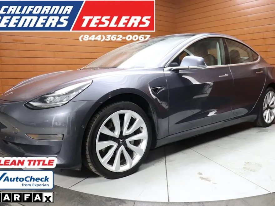 2020 Tesla Model 3 Long Range photo 1