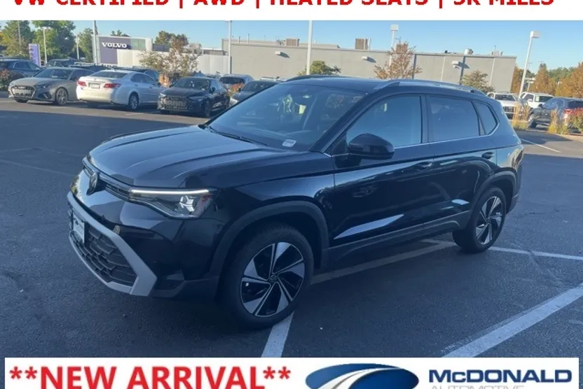 2025 Volkswagen Taos SE photo 1