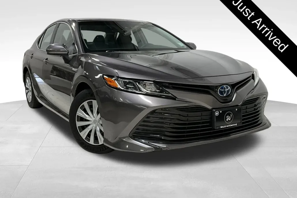 2018 Toyota Camry Hybrid LE photo 1