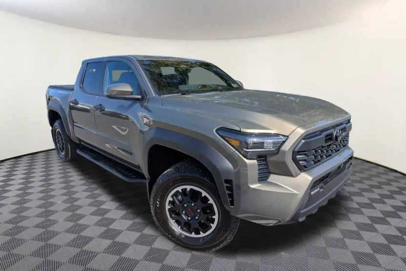 2025 Toyota Tacoma 4x4 TRD photo 1