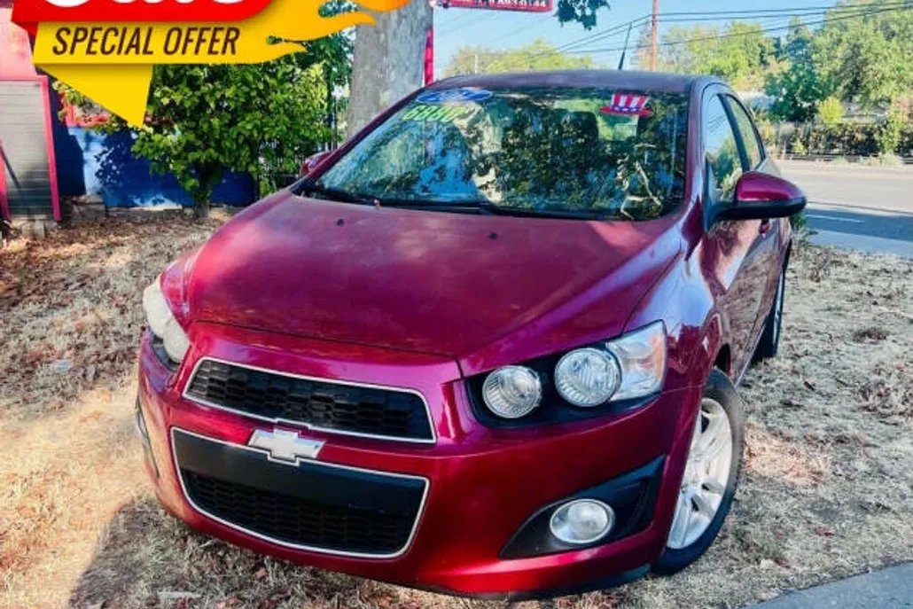 2012 Chevrolet Sonic LT photo 1