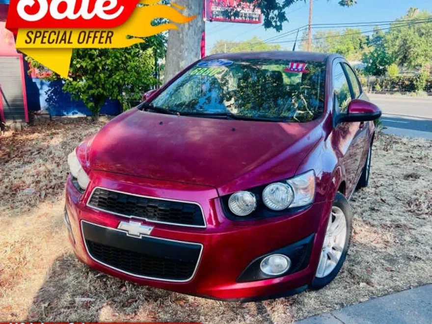 2012 Chevrolet Sonic LT photo 1