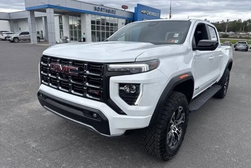 2024 Gmc Canyon AT4 photo 1