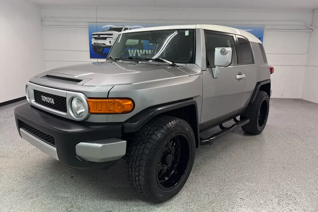 2012 Toyota FJ Cruiser Base photo 1