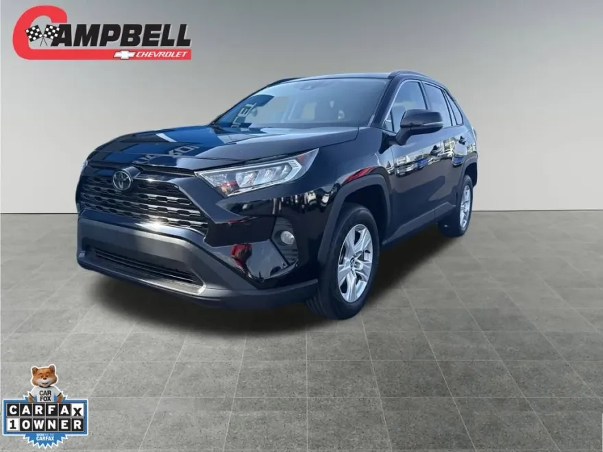 2021 Toyota RAV4 XLE photo 1