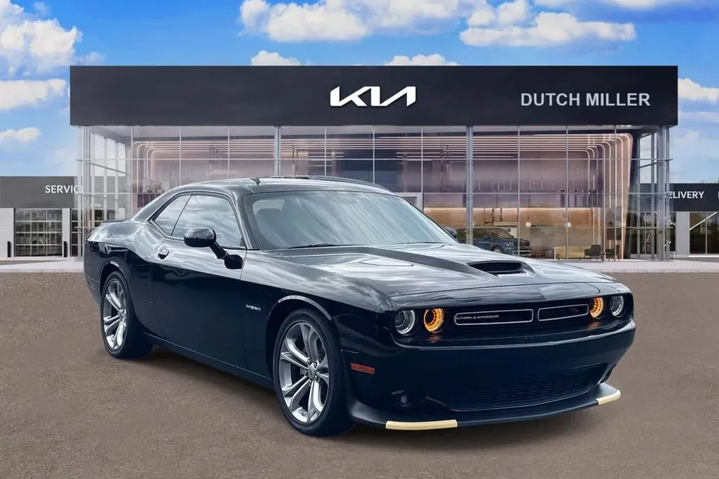 2022 Dodge Challenger R/T photo 1